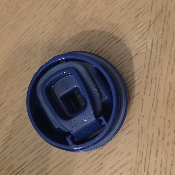 Starbucks Chicago Travel Mug with Blue and Orange Design *Read Description) - Picture 8 of 8